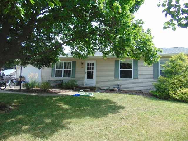 $215,000 | 502 Richard Court, Mahomet, IL 61853