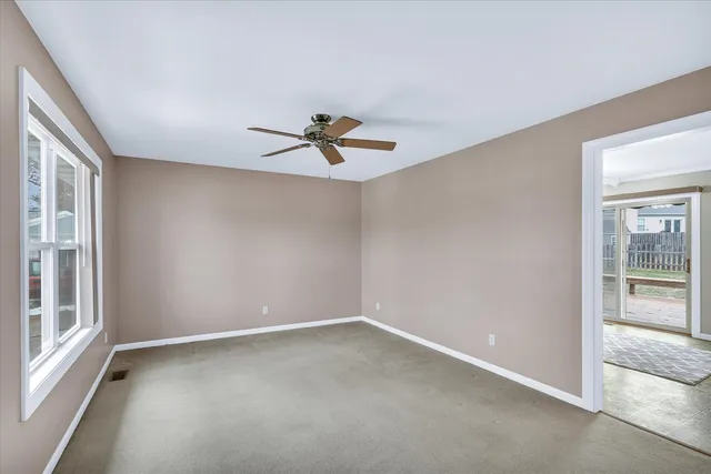 $215,000 | 502 Richard Court, Mahomet, IL 61853