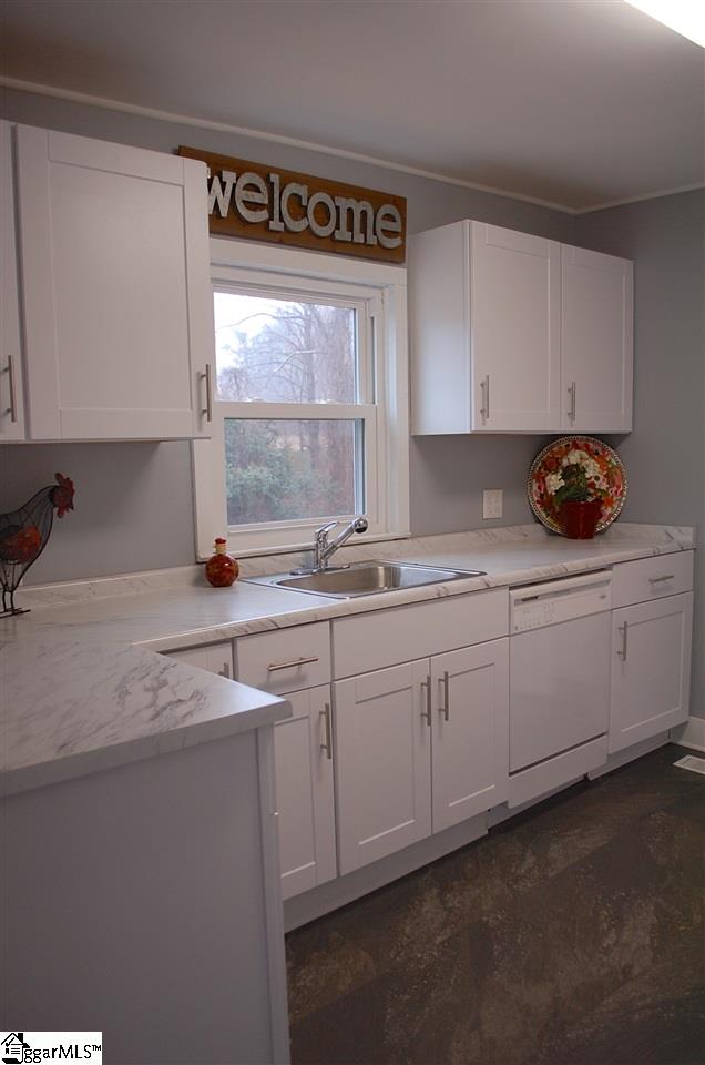 175 Coleman Road Wellford, SC 29385 - Photo 11 of 36