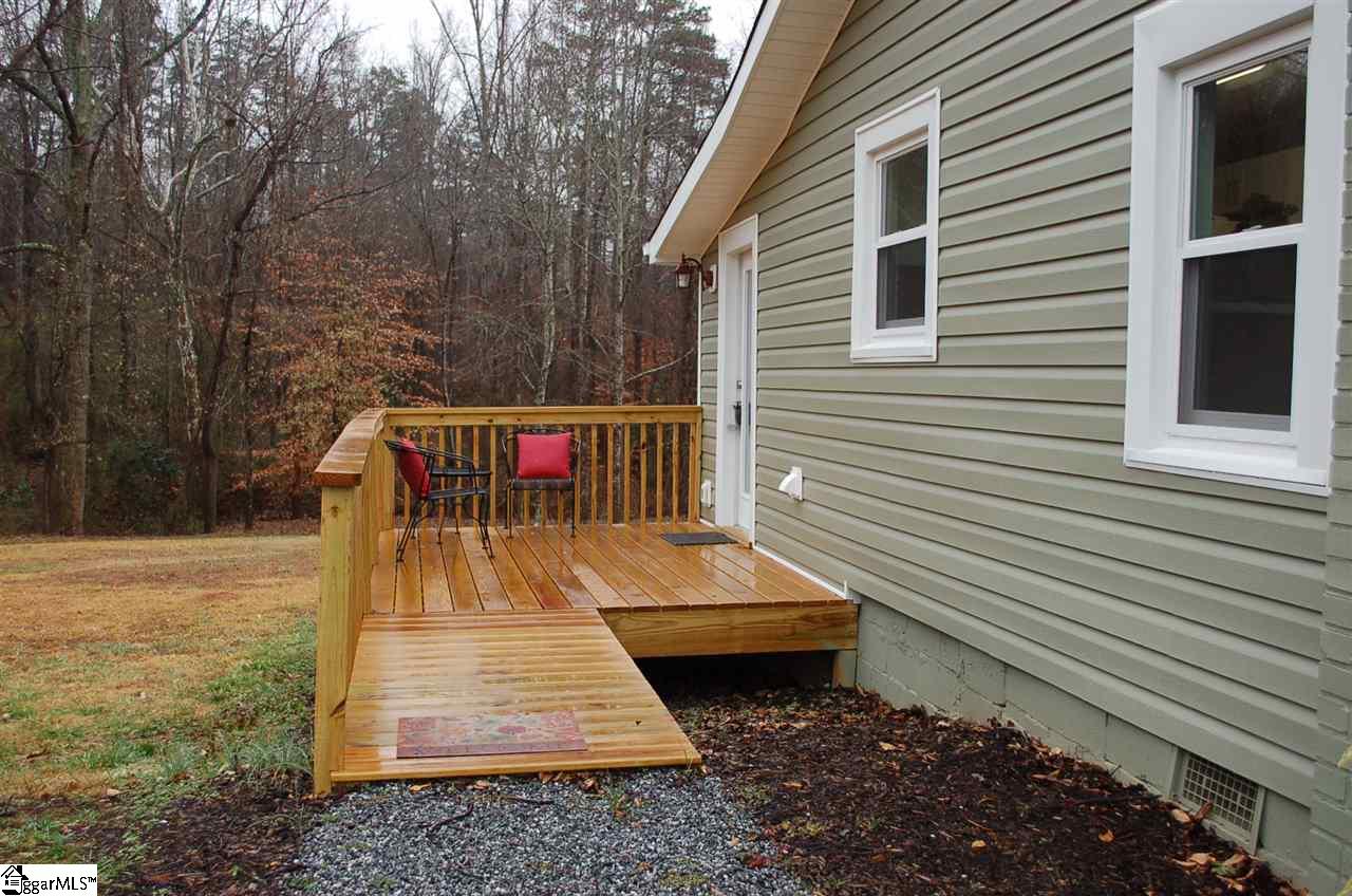 175 Coleman Road Wellford, SC 29385 - Photo 3 of 36