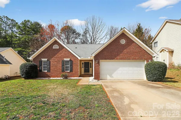 $360,000 | 7022 Duchamp Drive, Charlotte, NC 28215