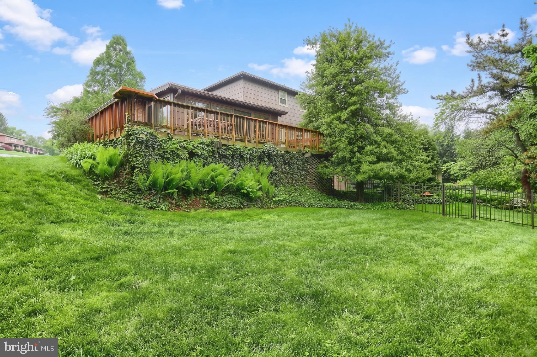 3220 Round Hill Road York, PA 17402 - Photo 9 of 49 Gallery Image 9