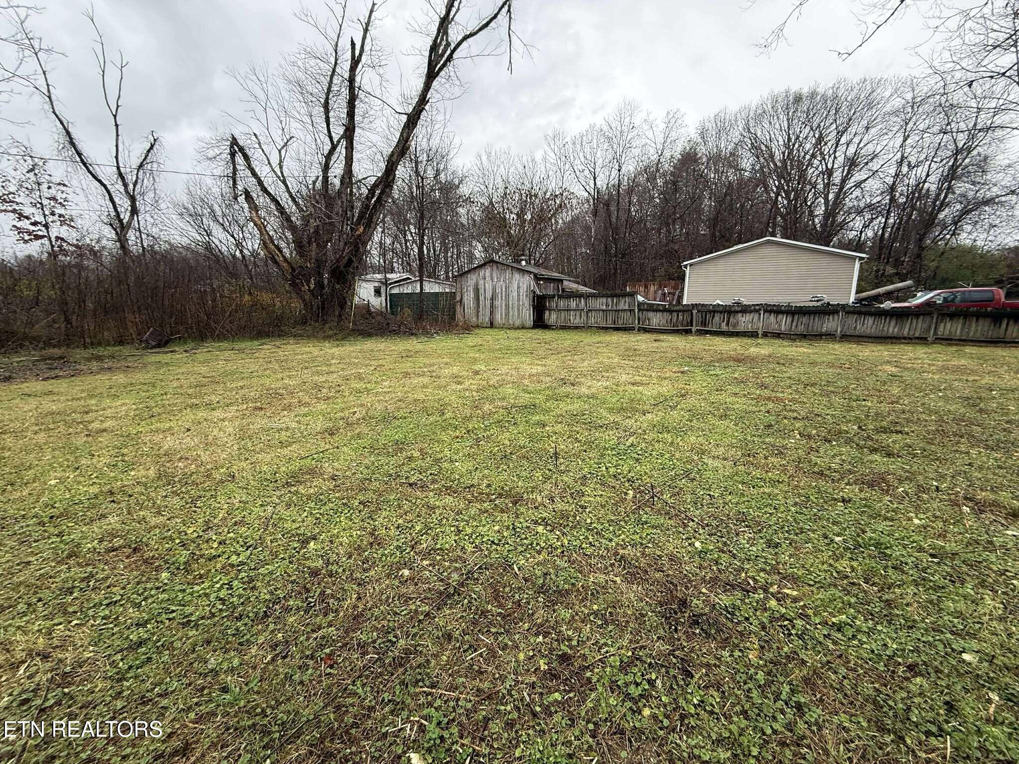 13 Duncan Lane Middlesboro, KY 40965 - Photo 18 of 26 yard134