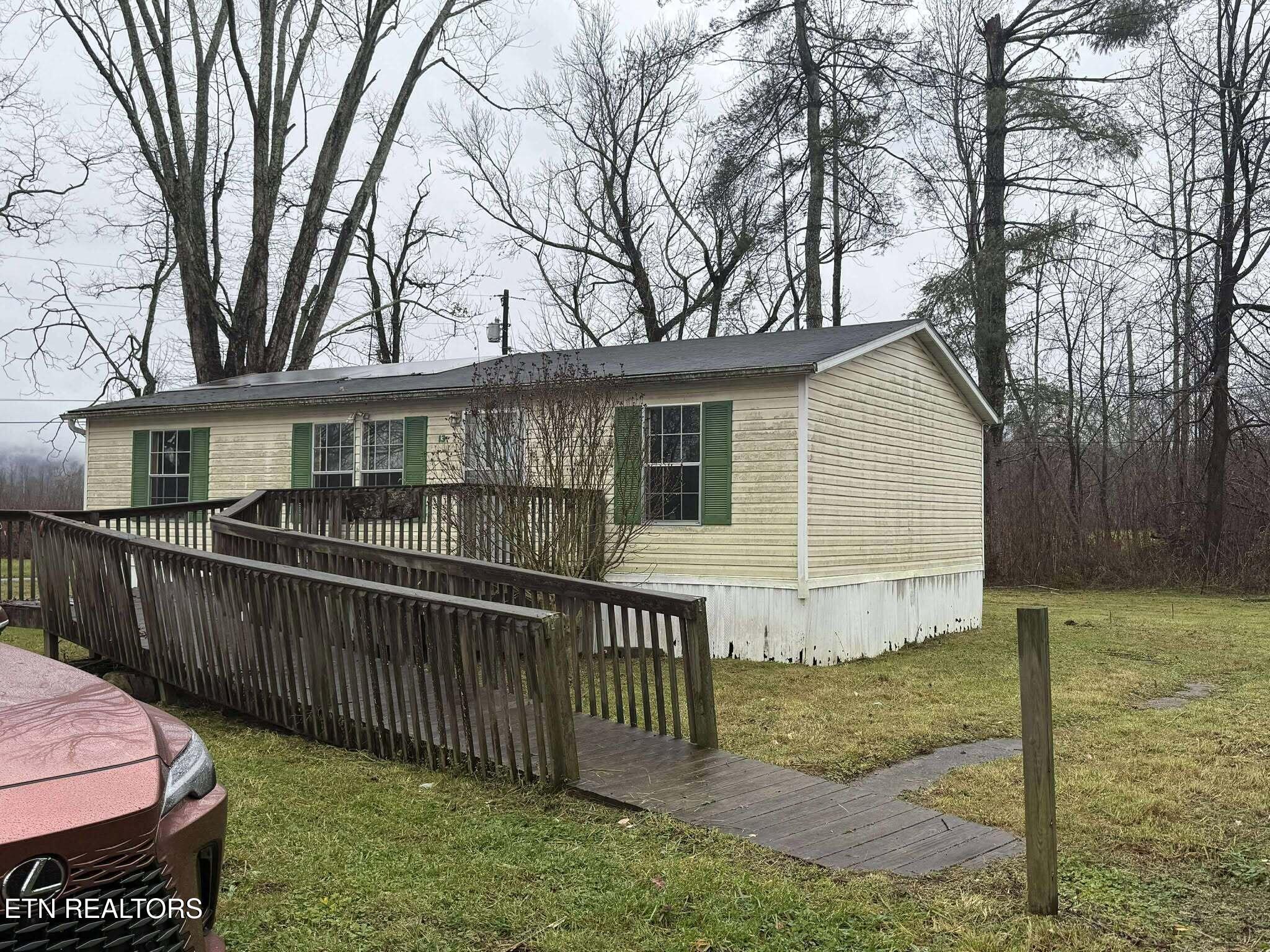 13 Duncan Lane Middlesboro, KY 40965 - Photo 26 of 26 front13