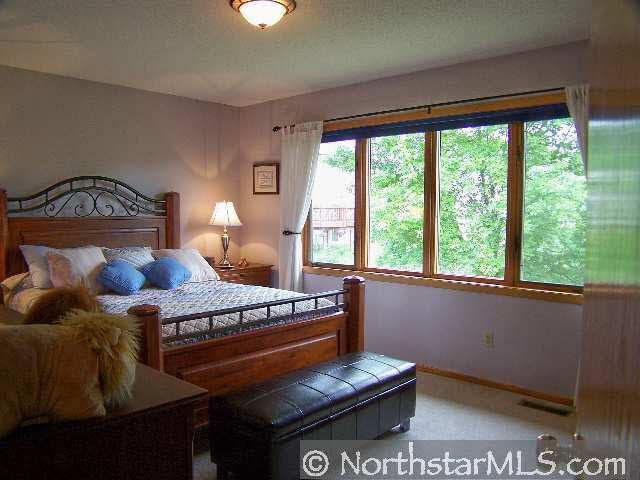 9389 Jonathan Road Woodbury, MN 55125 - Photo 7 of 10 Gallery Image 7