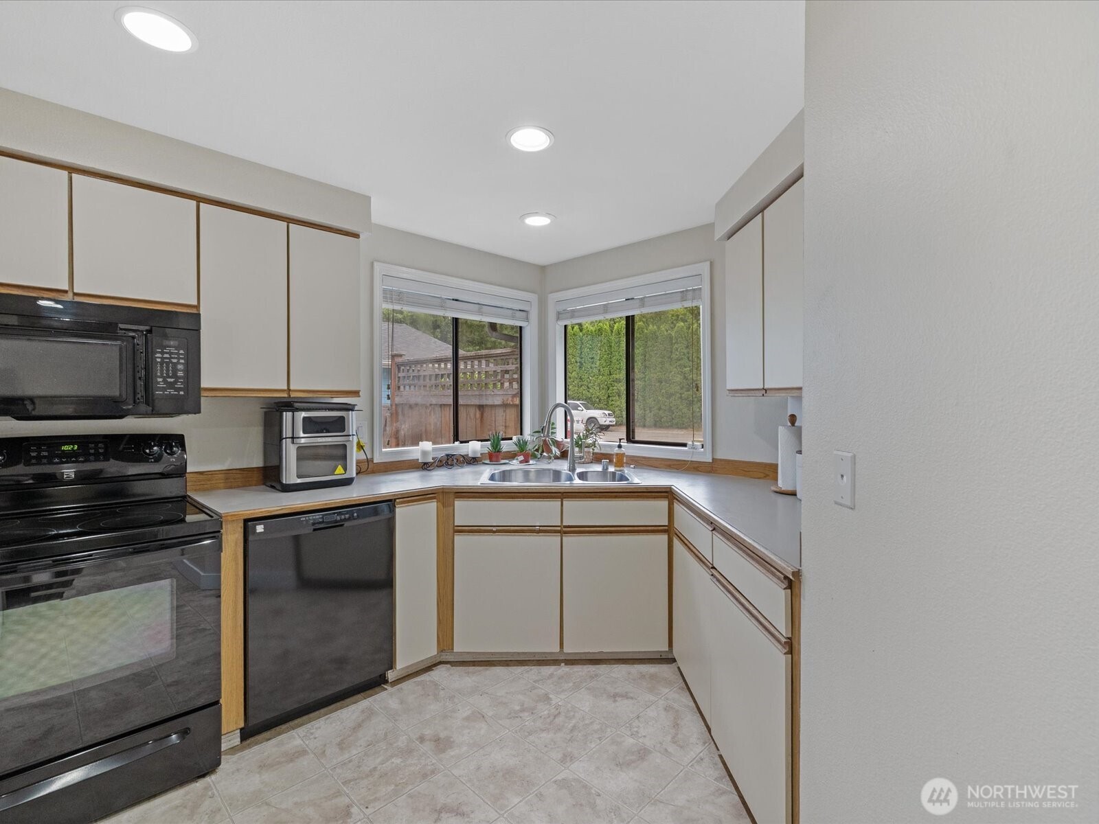 1726 174th Place Southeast Bothell, WA 98012 - Photo 6 of 29