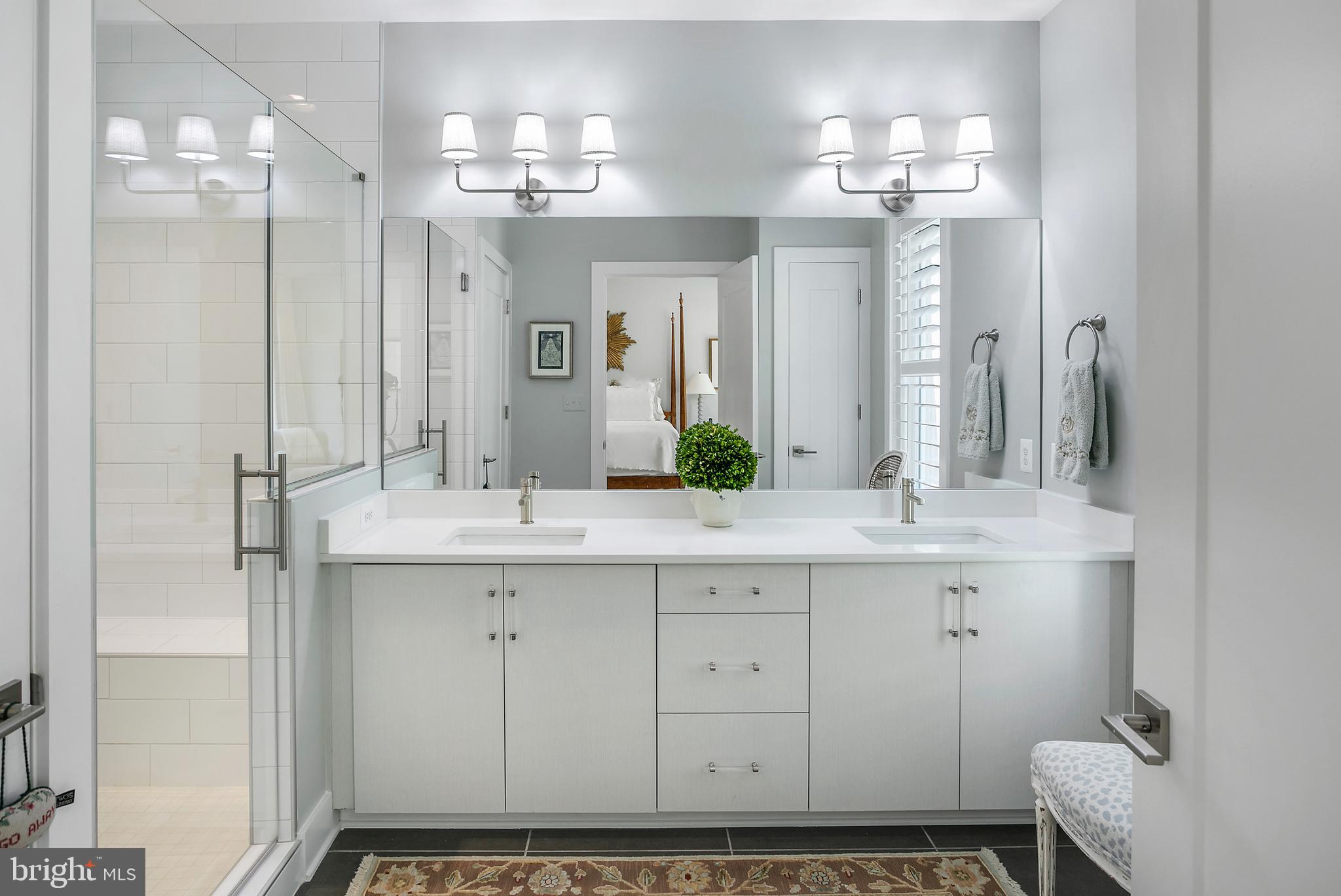 8127 River Road Bethesda, MD 20817 - Photo 21 of 44 primary bath