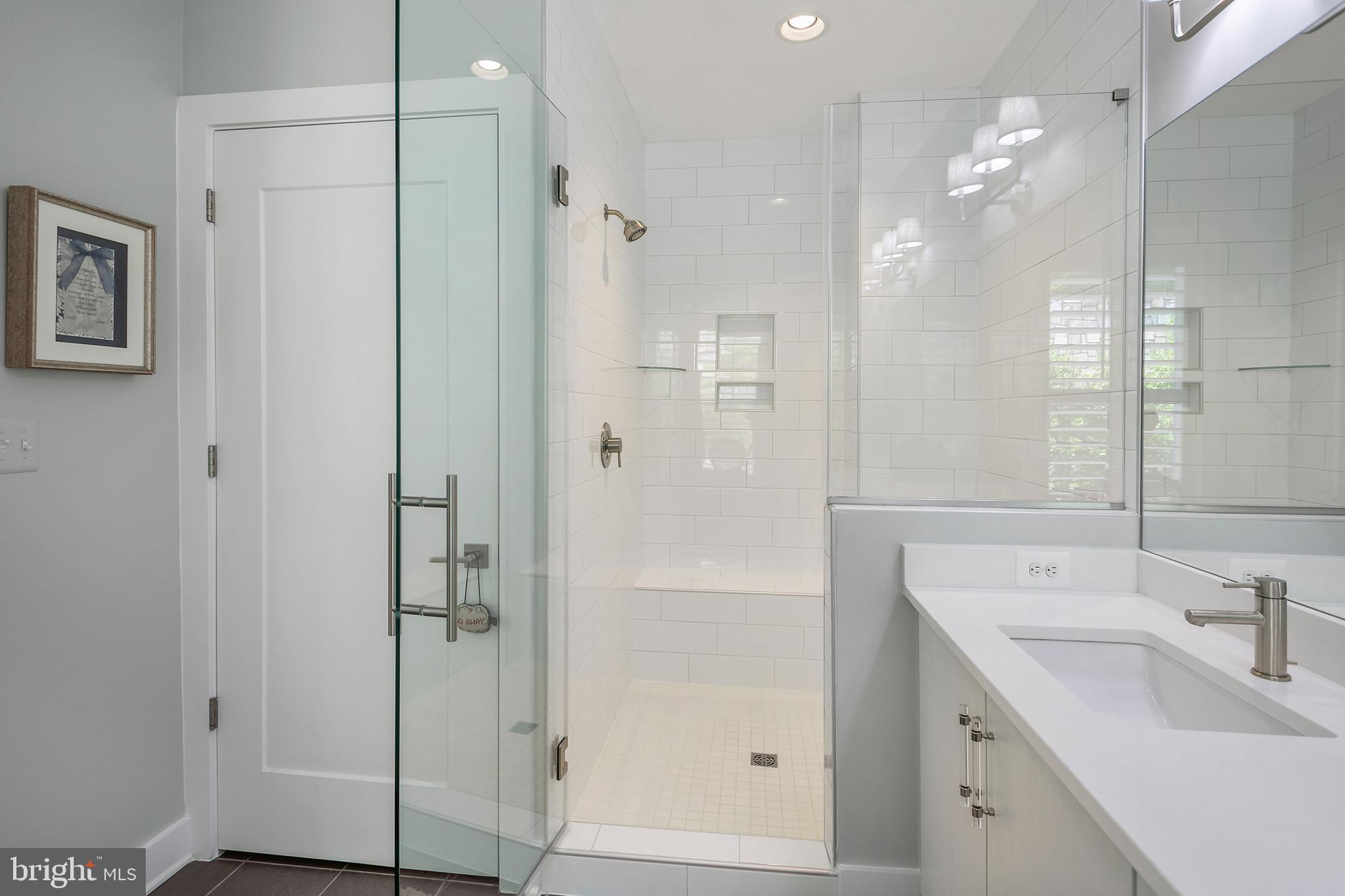 8127 River Road Bethesda, MD 20817 - Photo 22 of 44 primary bath
