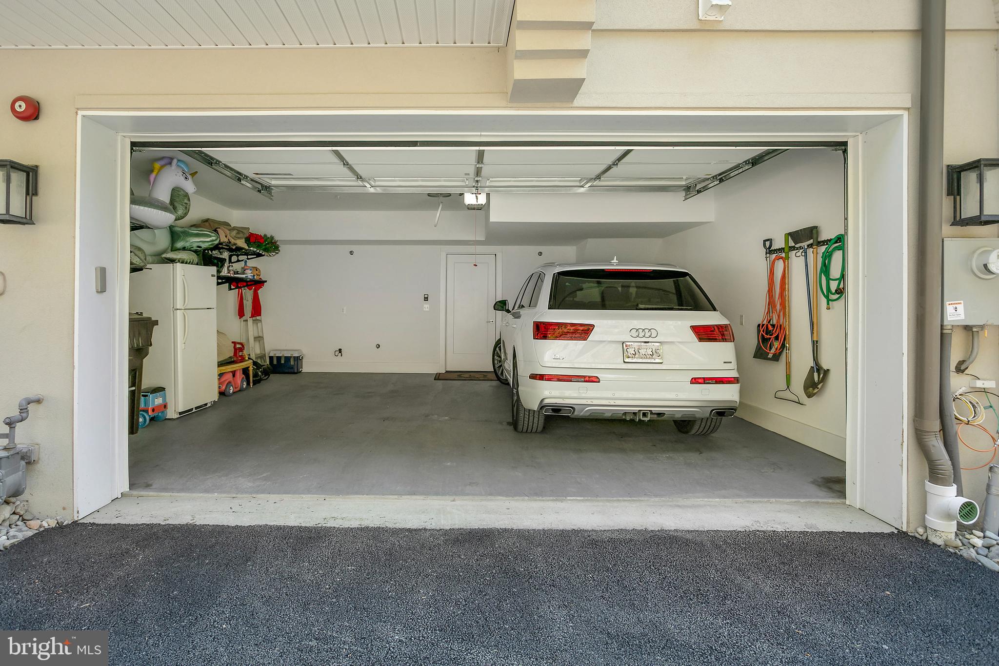 8127 River Road Bethesda, MD 20817 - Photo 39 of 44 2 car garage