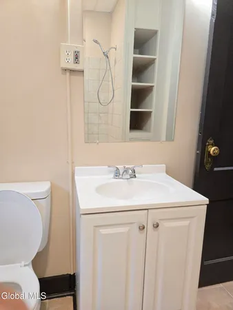 $1,550 | 355 Myrtle Avenue, Unit A, Albany, NY 12208