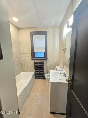 $1,550 | 355 Myrtle Avenue, Unit A, Albany, NY 12208