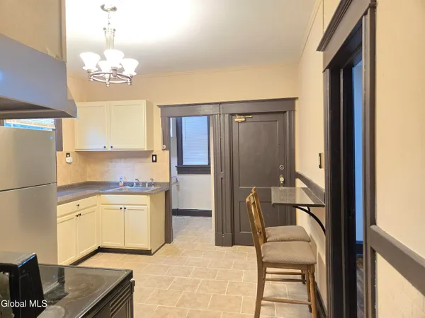 $1,550 | 355 Myrtle Avenue, Unit A, Albany, NY 12208