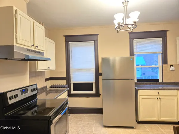 $1,550 | 355 Myrtle Avenue, Unit A, Albany, NY 12208