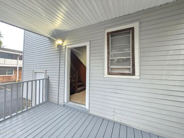 $1,550 | 355 Myrtle Avenue, Unit A, Albany, NY 12208