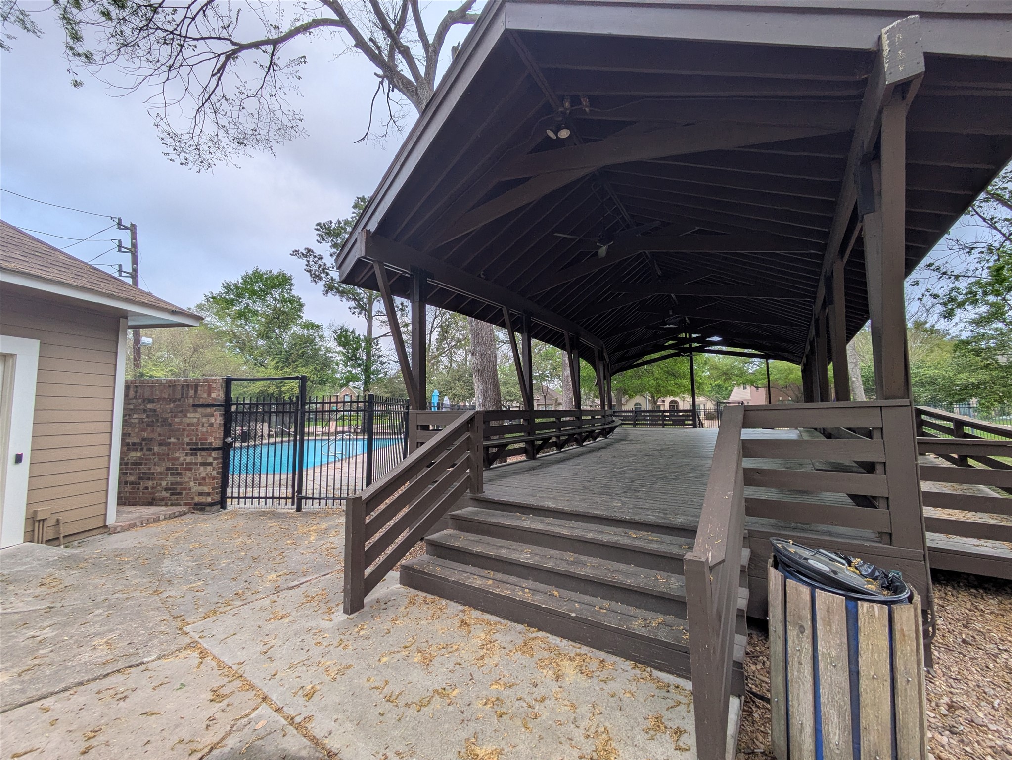 9222 Symphonic Lane Houston, TX 77040 - Photo 29 of 33 Community pavilion and pool #1