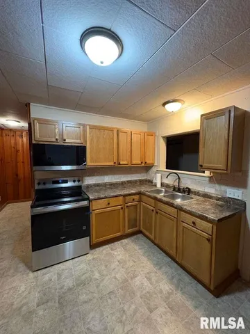 $89,000 | 2267 Cincinnati Avenue, Grandview, IL 62702