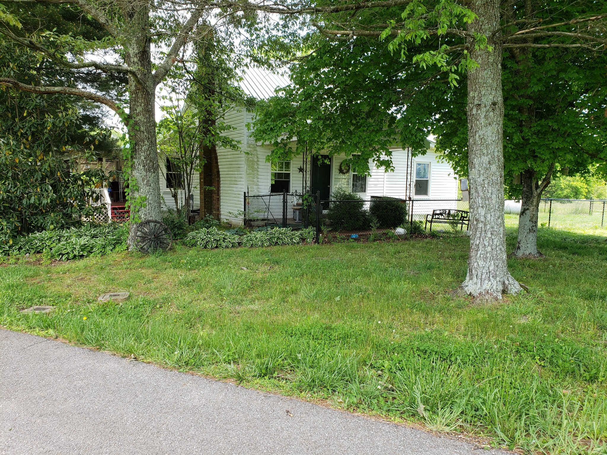 2570 Cheek Road Southside, TN 37171 - Photo 3 of 14 a view of a backyard with large trees