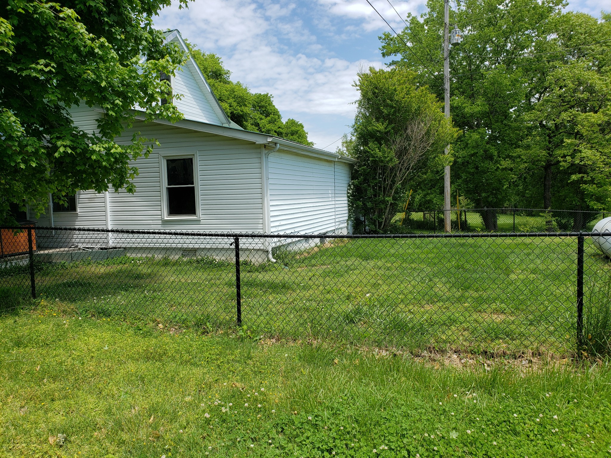 2570 Cheek Road Southside, TN 37171 - Photo 5 of 14 a backyard of a house with lots of green space