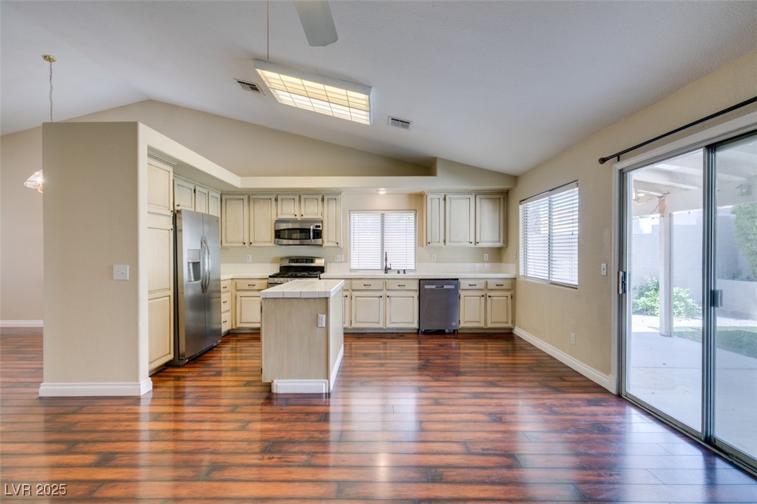 1824 Dawn Ridge Avenue Henderson, NV 89074 - Photo 10 of 25 Gallery Image 10