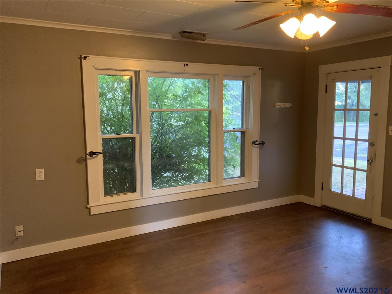 1089 Southwest Church Street Dallas, OR 97338 - Photo 9 of 35 Gallery Image 9