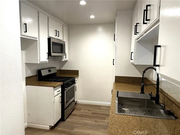 $3,150 | 18225 Kingsdale Avenue, Unit 210, Redondo Beach, CA 90278