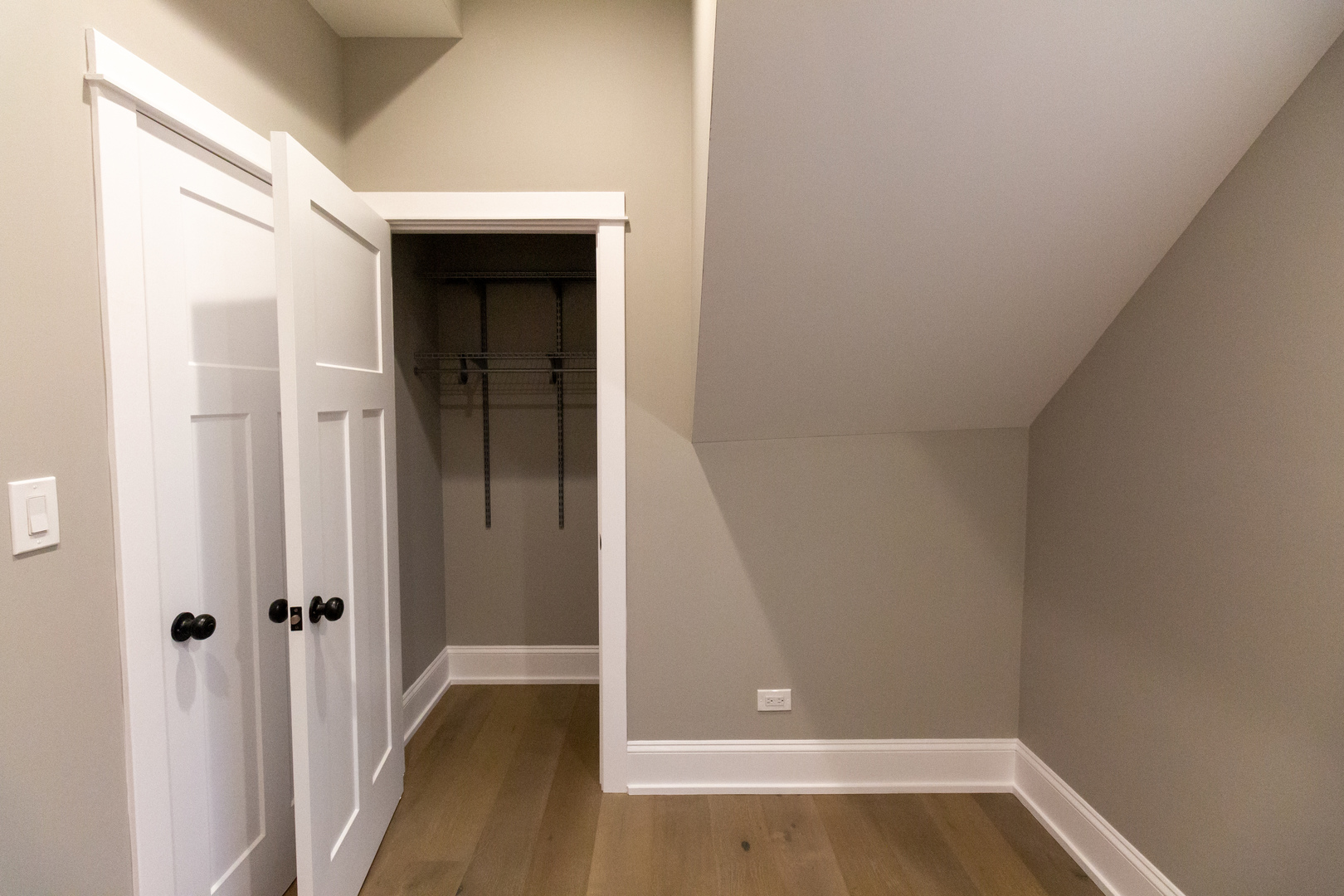1714 North Spaulding Avenue, Unit 1F Chicago, IL 60647 - Photo 16 of 25 a view of room with walk in closet