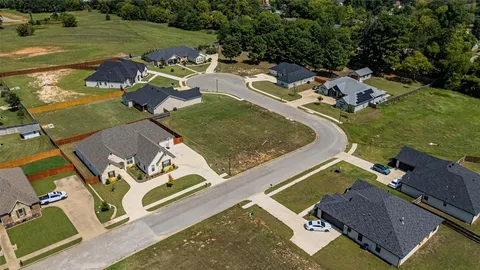 $76,000 | 585 Imagine Drive, Lindale, TX 75771