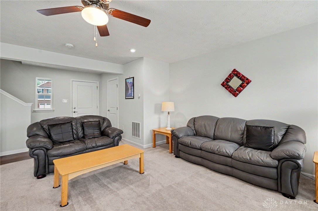 157 Cresting Road Fairborn, OH 45324 - Photo 9 of 43