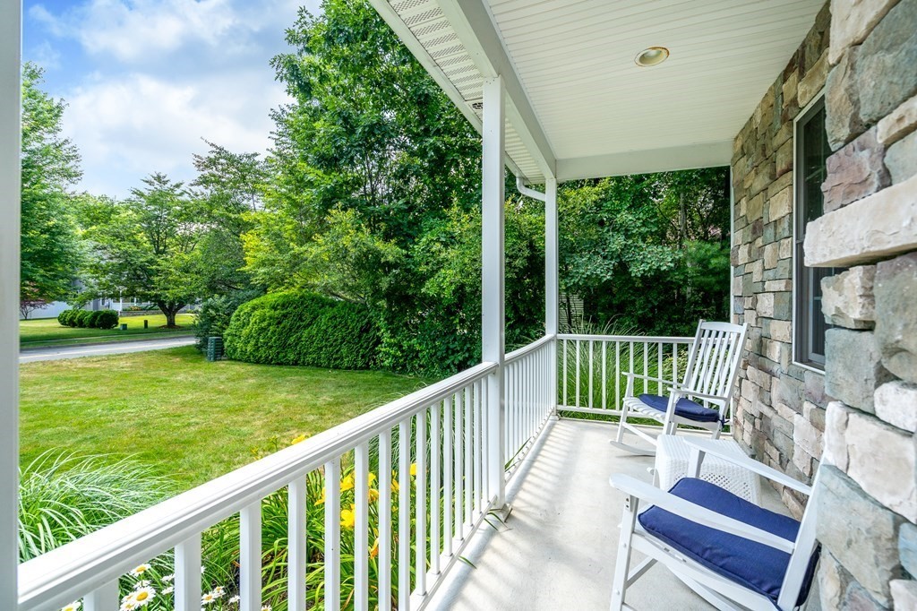 209 Cardinal Way Northampton, MA 01062 - Photo 3 of 42 Gallery Image 3