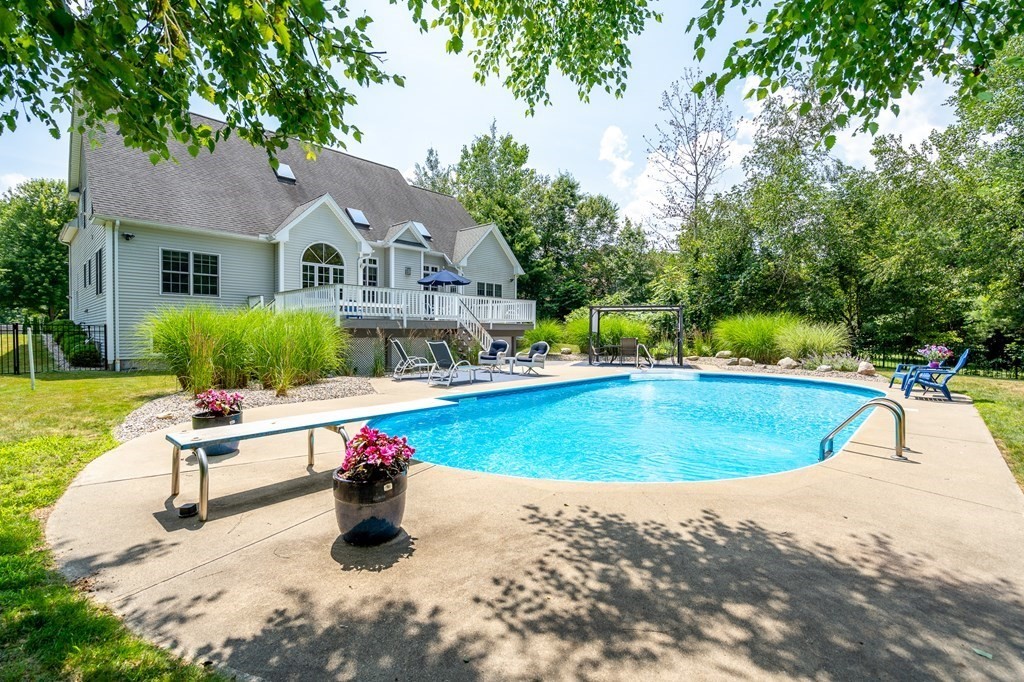 209 Cardinal Way Northampton, MA 01062 - Photo 36 of 42 Gallery Image 36
