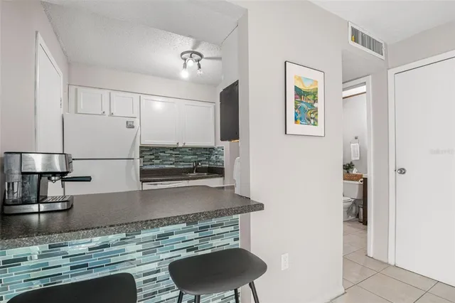 $86,000 | 4215 East Bay Drive, Unit 1801D, Clearwater, FL 33764