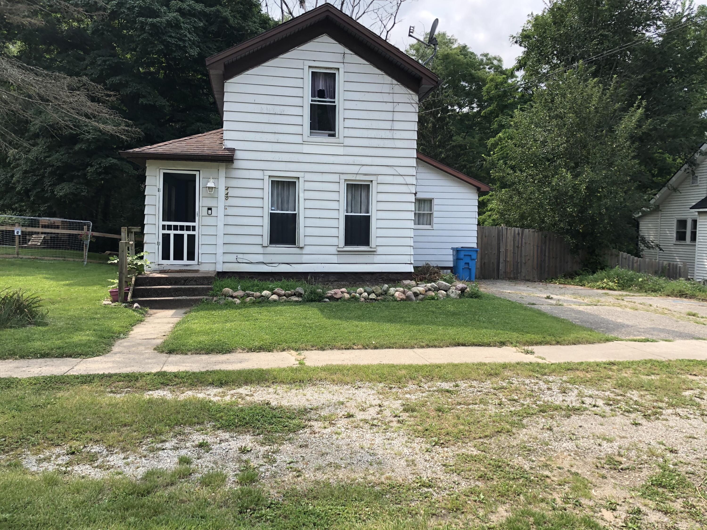 440 Elm Street Colon, MI 49040 - Photo 3 of 3 E48C36AE-F23F-4C47-B615-AE502C42A318