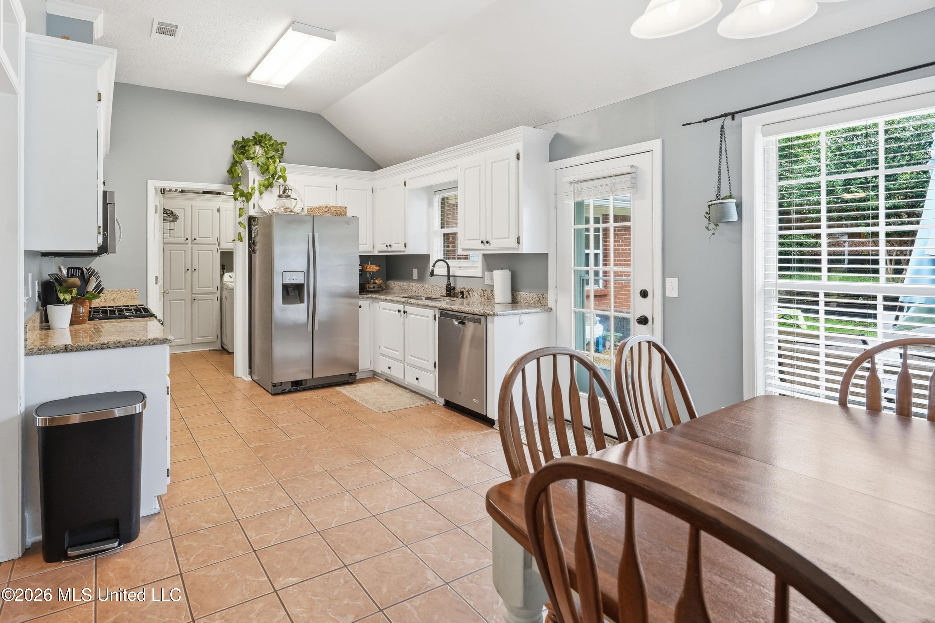 1308 Pecan Cove Brandon, MS 39042 - Photo 10 of 36 10-1308_Pecan_Cv_010