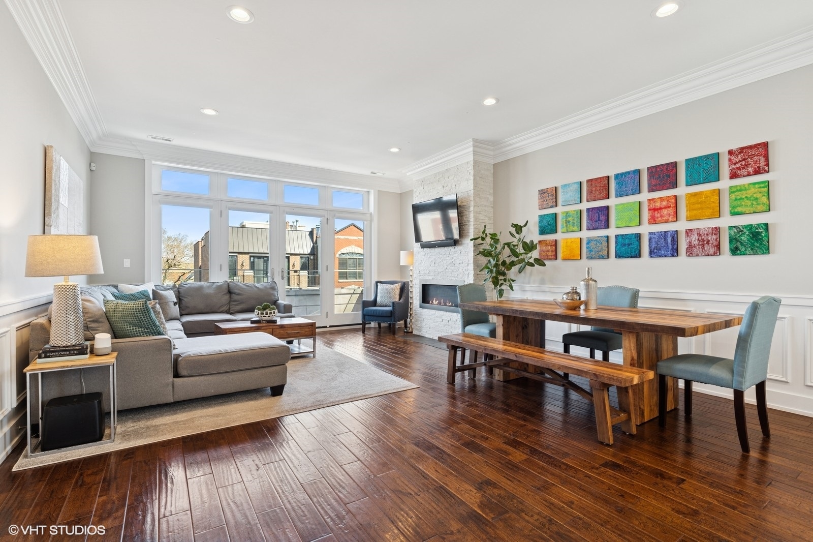 Undisclosed Address Chicago, IL 60657 - Photo 6 of 27 a living room with furniture and wooden floor