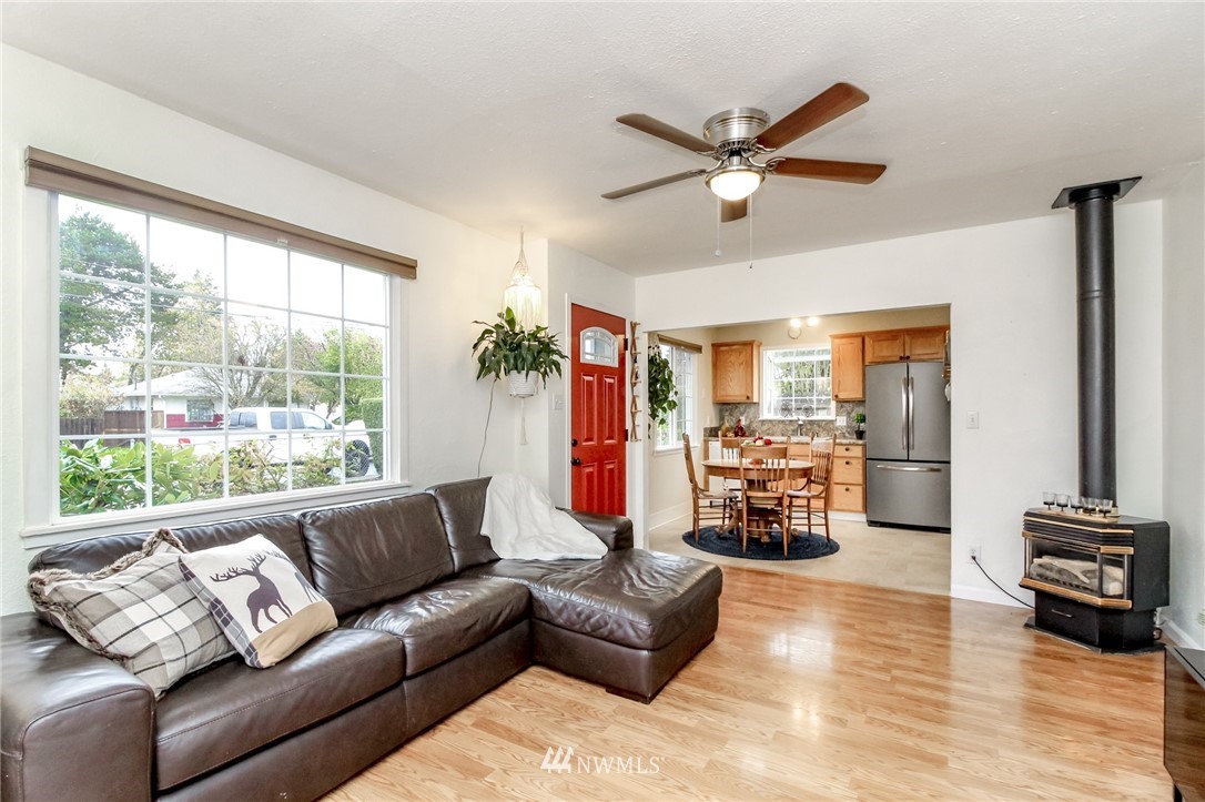 628 South Rochester Street Tacoma, WA 98465 - Photo 6 of 37 Gallery Image 6