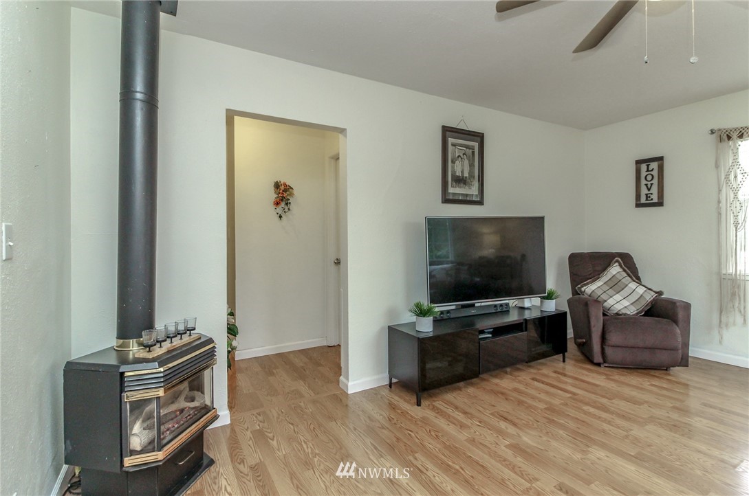 628 South Rochester Street Tacoma, WA 98465 - Photo 9 of 37 Gallery Image 9