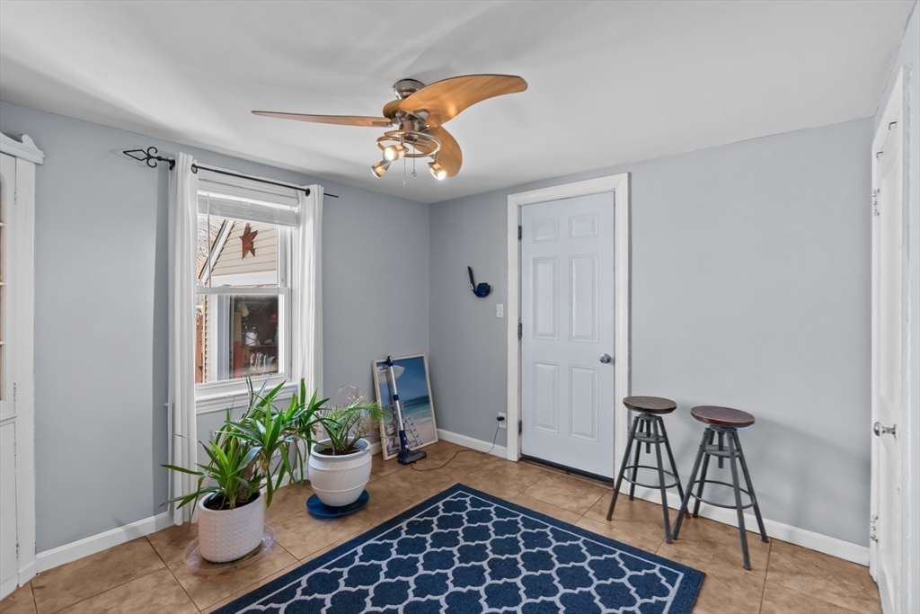 19 Annette Avenue Pawtucket, RI 02861 - Photo 8 of 36