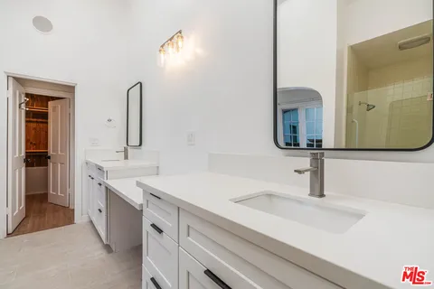 $11,995,000 | 426 Georgina Avenue, Santa Monica, CA 90402