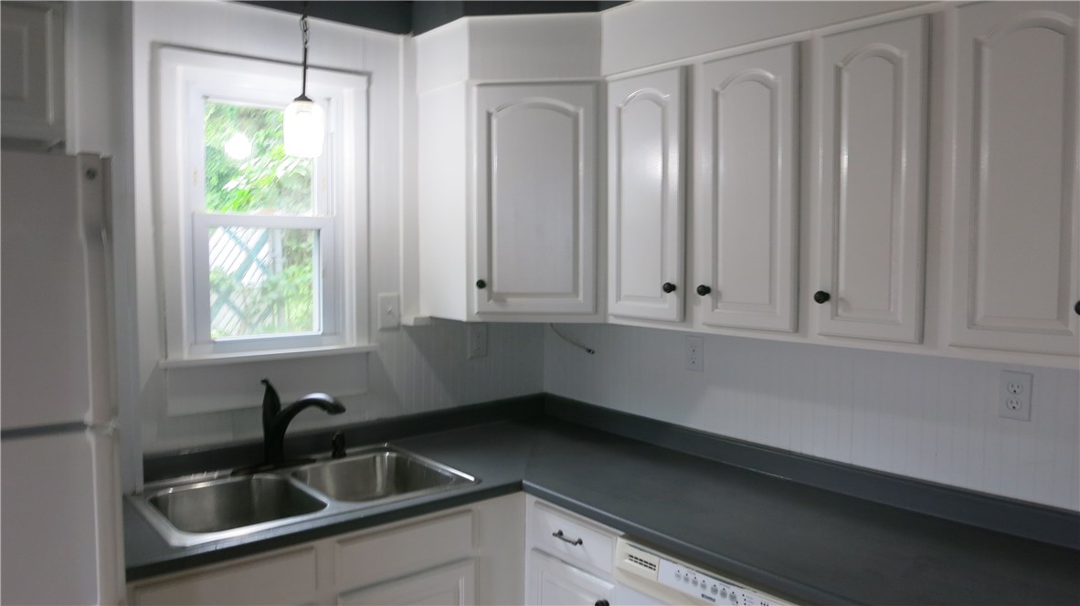304 Park Avenue Woonsocket, RI 02895 - Photo 7 of 20