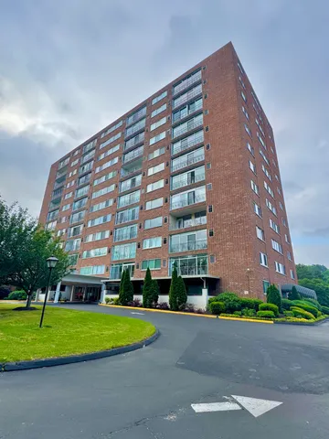$259,900 | 1414 Continental Drive, Unit 302, Chattanooga, TN 37405