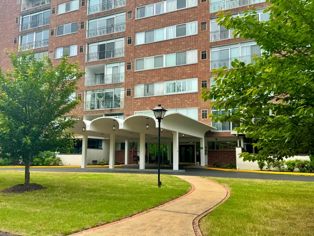 $259,900 | 1414 Continental Drive, Unit 302, Chattanooga, TN 37405