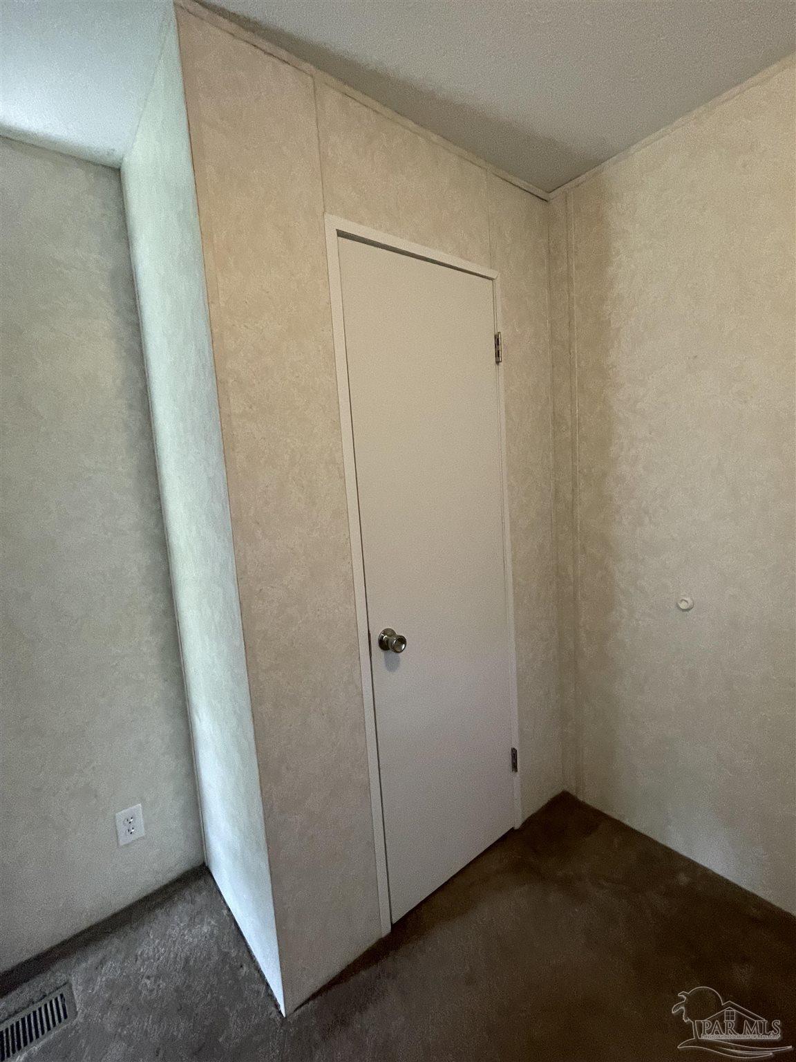 9520 Bridlewood Road Pensacola, FL 32526 - Photo 19 of 19 a view of an empty room