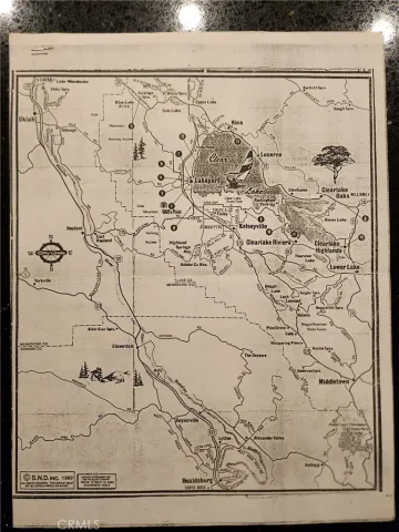 a black and white photo of a room