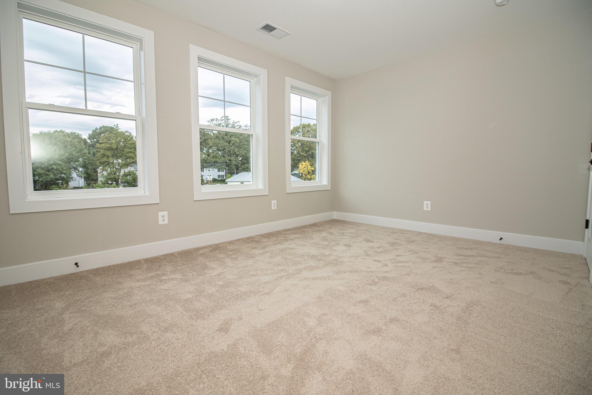 33 Chrisba Road Severna Park, MD 21146 - Photo 22 of 44 Look at the Windows in this Bedroom