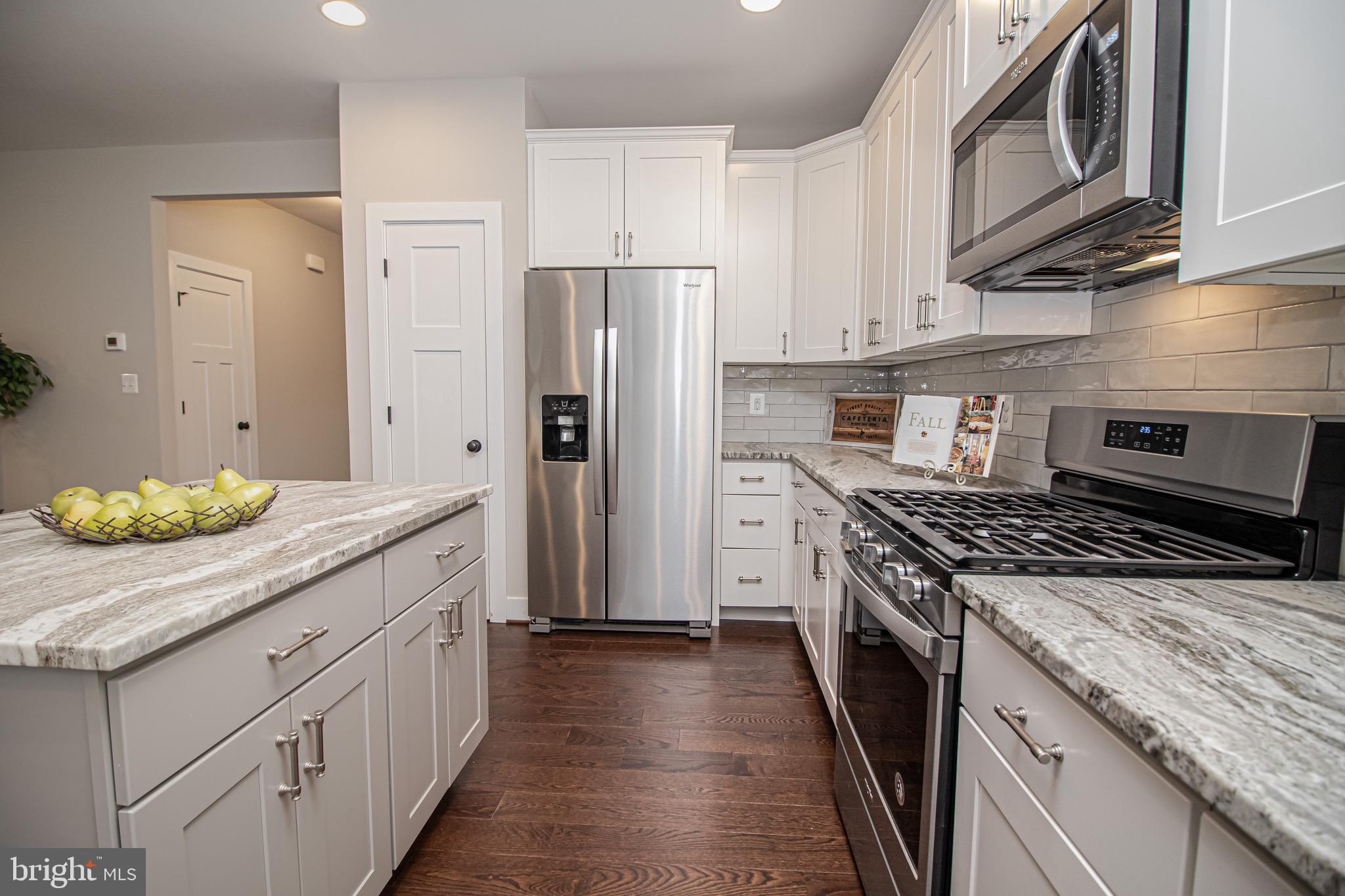 33 Chrisba Road Severna Park, MD 21146 - Photo 5 of 44 Sooooo Much Counterspace!