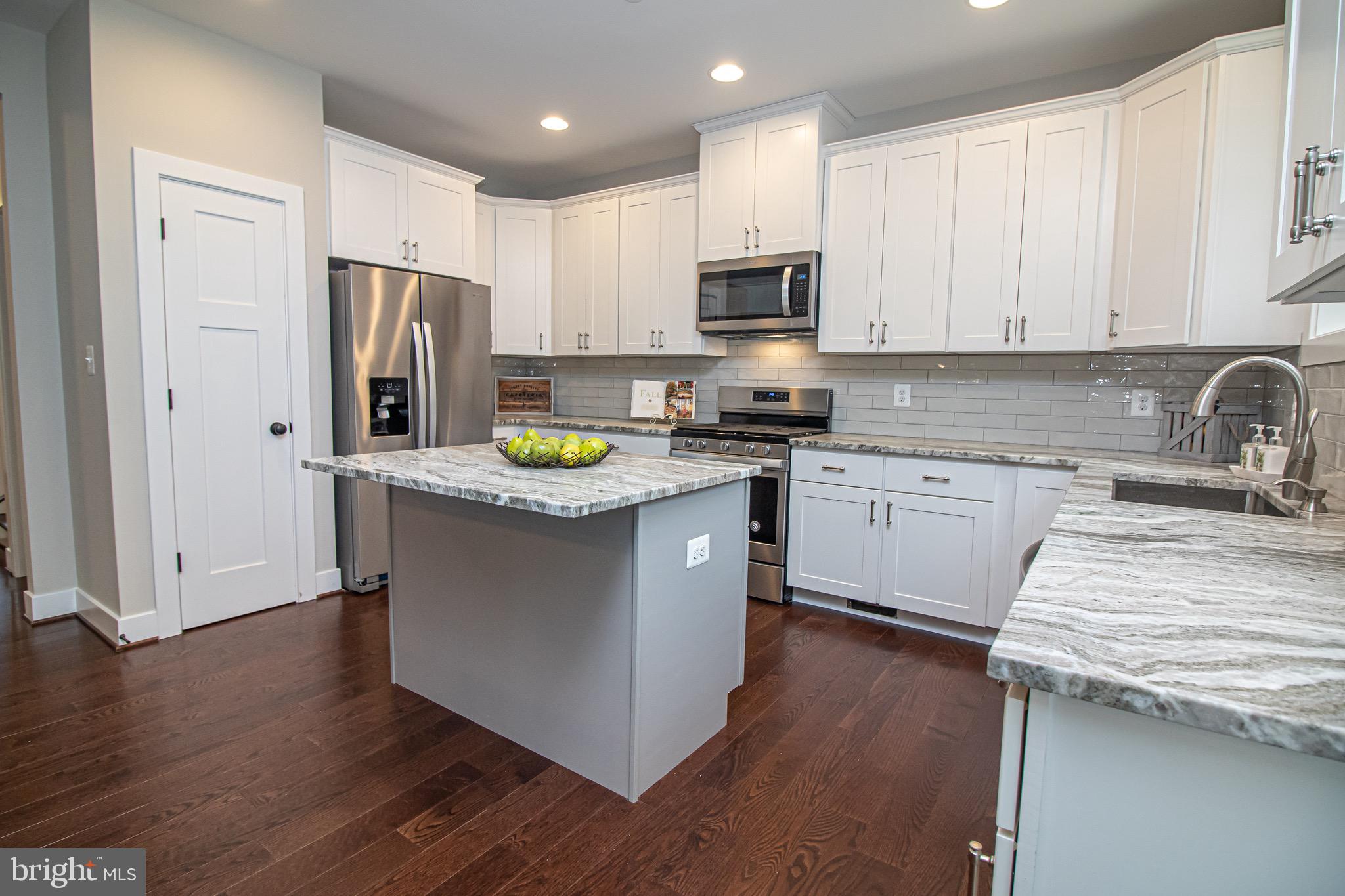 33 Chrisba Road Severna Park, MD 21146 - Photo 7 of 44 Island with room for Bar Stools