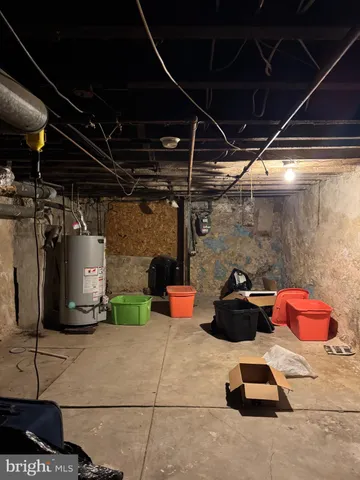 a view of room with an empty space