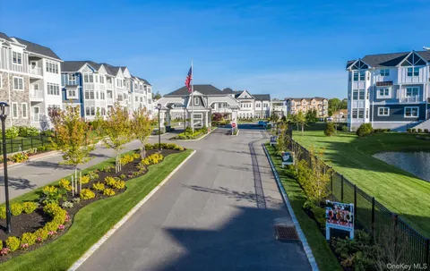 $1,075,000 | 32103 Spruce Pond Circle, Plainview, NY 11803