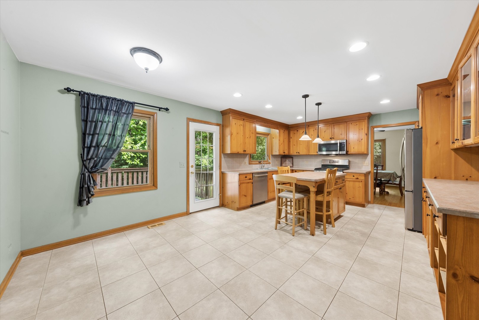 6N115 Riverside Drive St. Charles, IL 60174 - Photo 12 of 42
