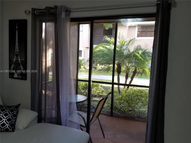 $1,900 | 15570 Southwest 105th Lane, Unit 1717, Miami, FL 33196